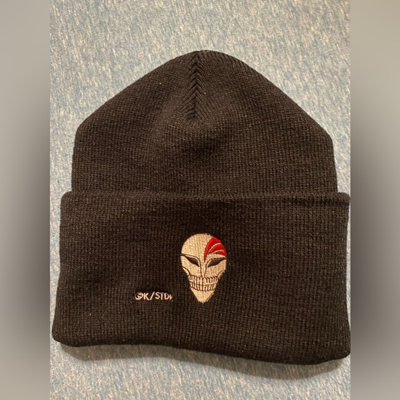Bleach Anime Hollow Mask Embroidered Cuff Beanie - Picture 1 of 1